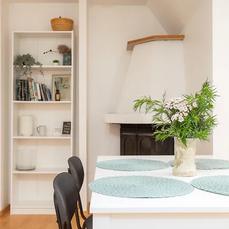 Old Town With Patio 아파트