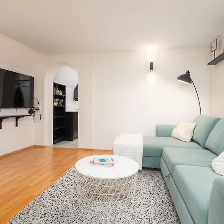 Old Town With Patio Appartamento *