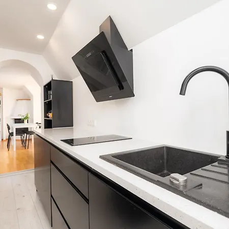 아파트 Old Town With Patio 페르누