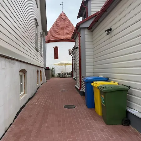شقة Old Town With Patio